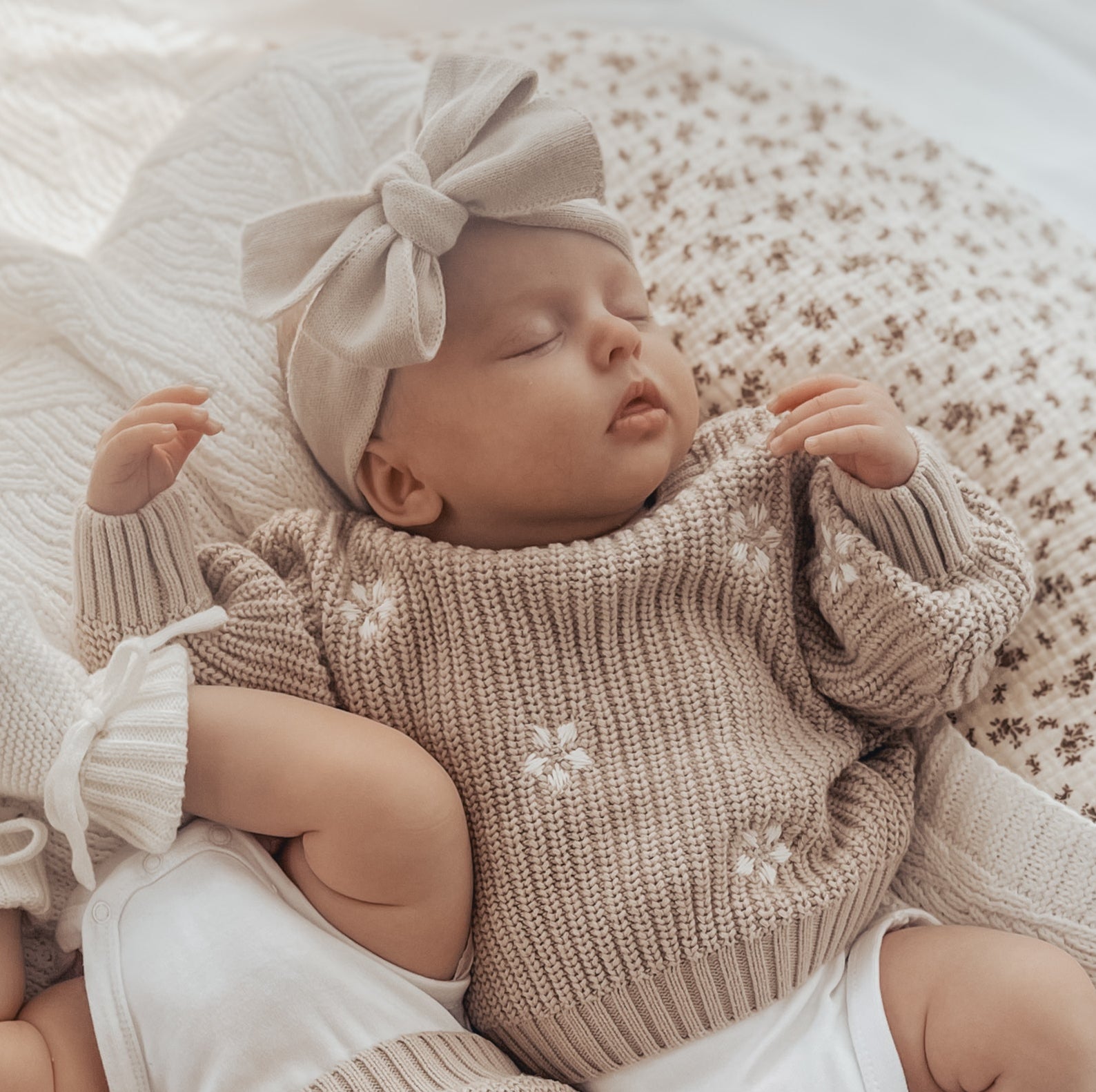 Knitted Topknot - Mushroom