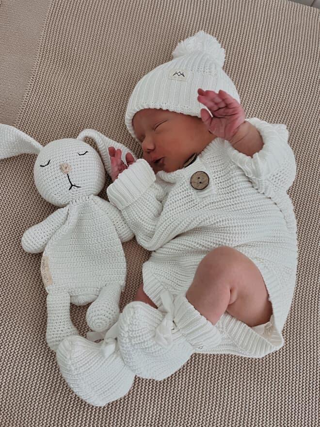 Ivory Knitwear & Bunny Bundle - 4 Pieces