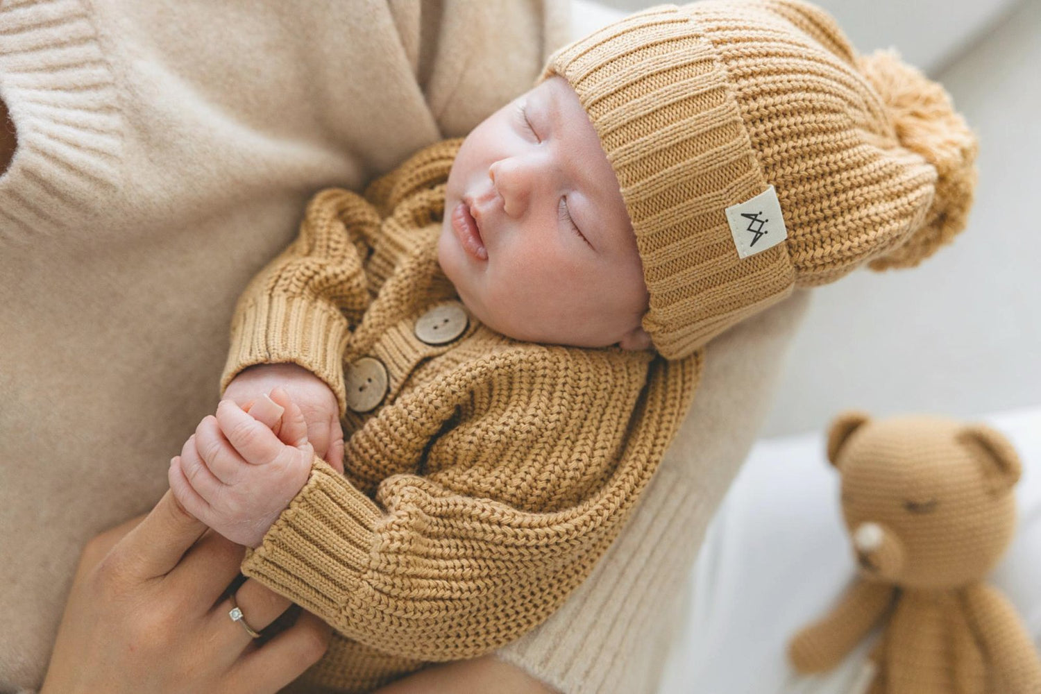 Comforter &amp; Body Suit &amp; Knitted Beanie - 3 Little Crowns