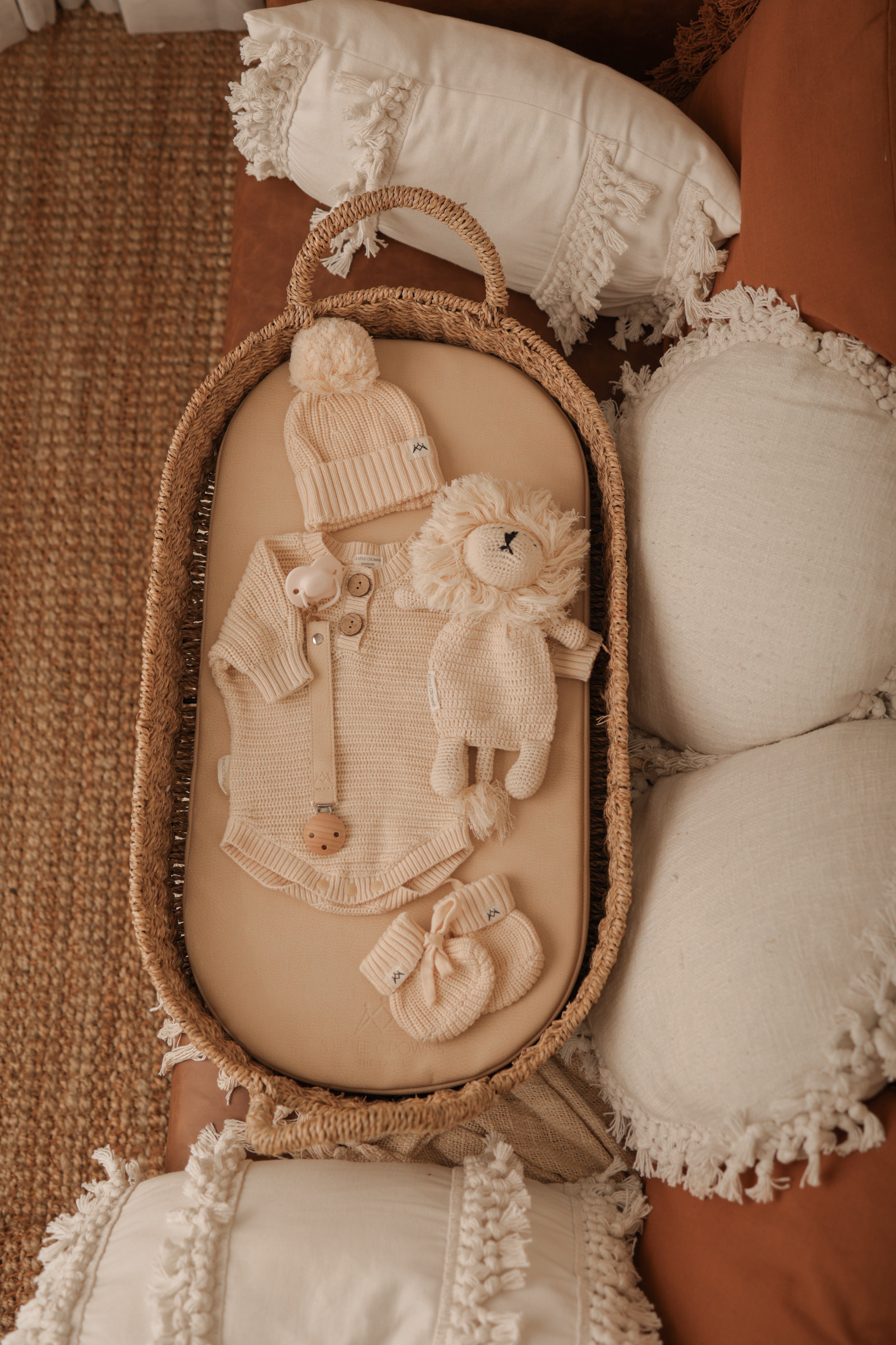 Oat Knitwear &amp; Lion Bundle